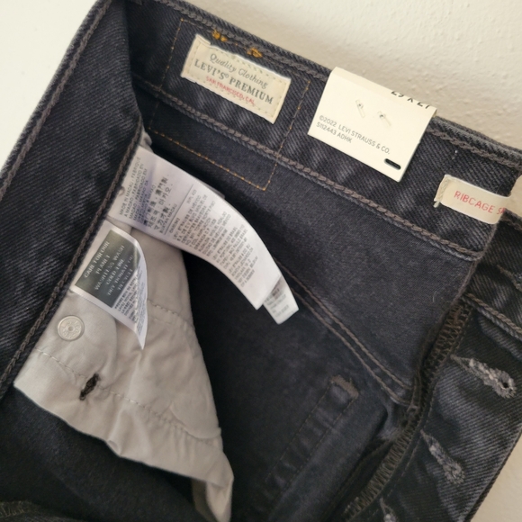 NWT Levi's Ribcage Straight Ankle Jeans, Distressed, Skewed Black, Size 29x27 - Picture 6 of 16